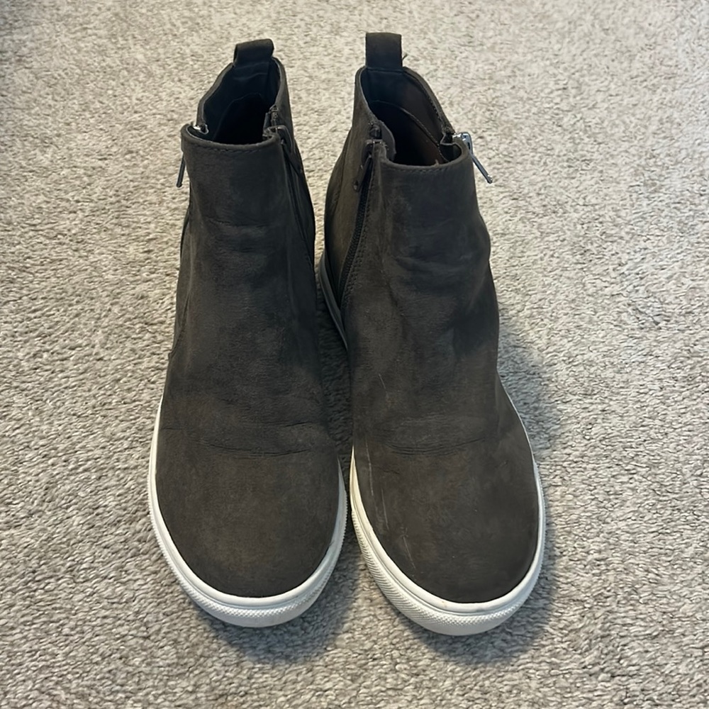 Size 9 Women’s Madden Girl Wedged Bootie